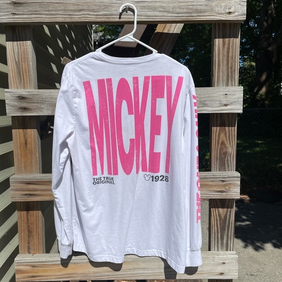 Disney shirt - Picture 2 of 2